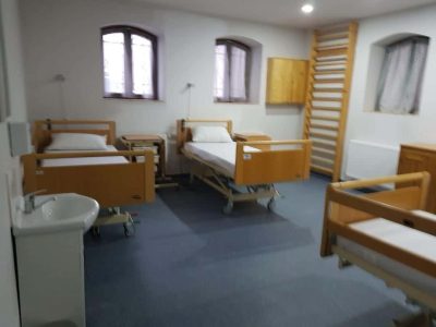 Salon cu 4 paturi